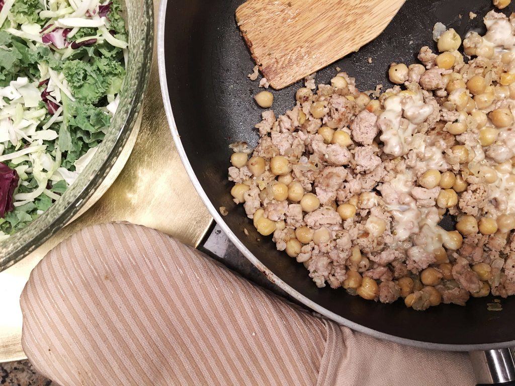 Calgary based lifestyle blogger Drea Marie shares her quick and easy healthy turkey and chickpea skillet. Perfect for busy weekday nights.