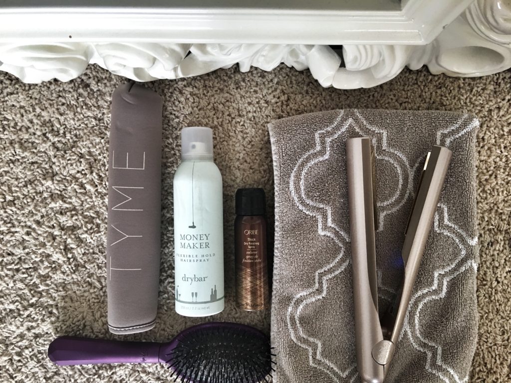 Calgary based blog by Drea Marie shares her fav holiday hair style. The TYME iron has changed her hair game.