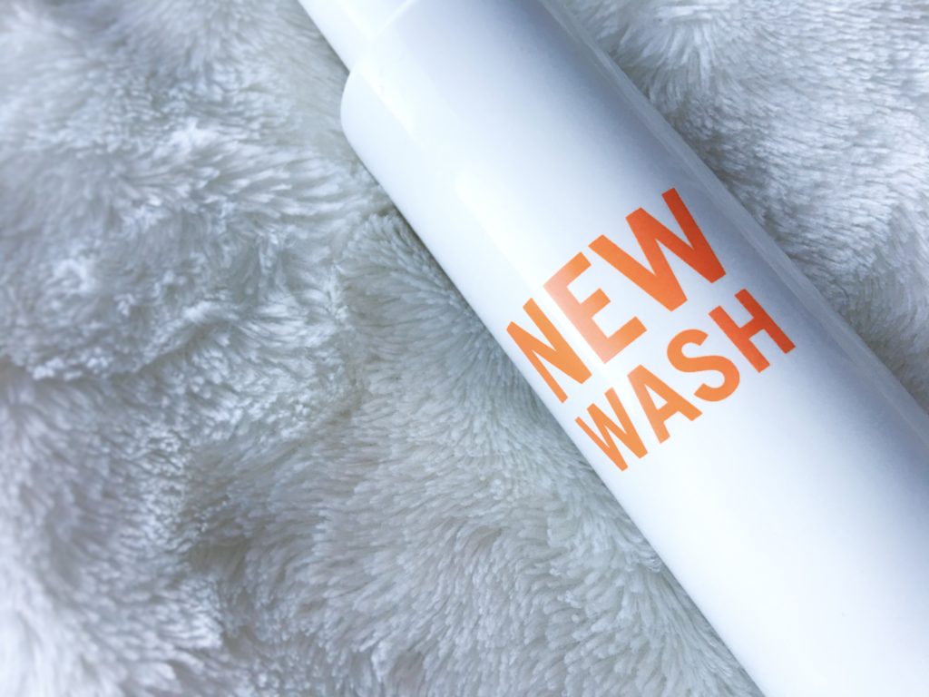 Calgary based lifestyle blogger Drea Marie shares the 2017 way to clean your hair; Hairstory New Wash! She's found her hair haven.