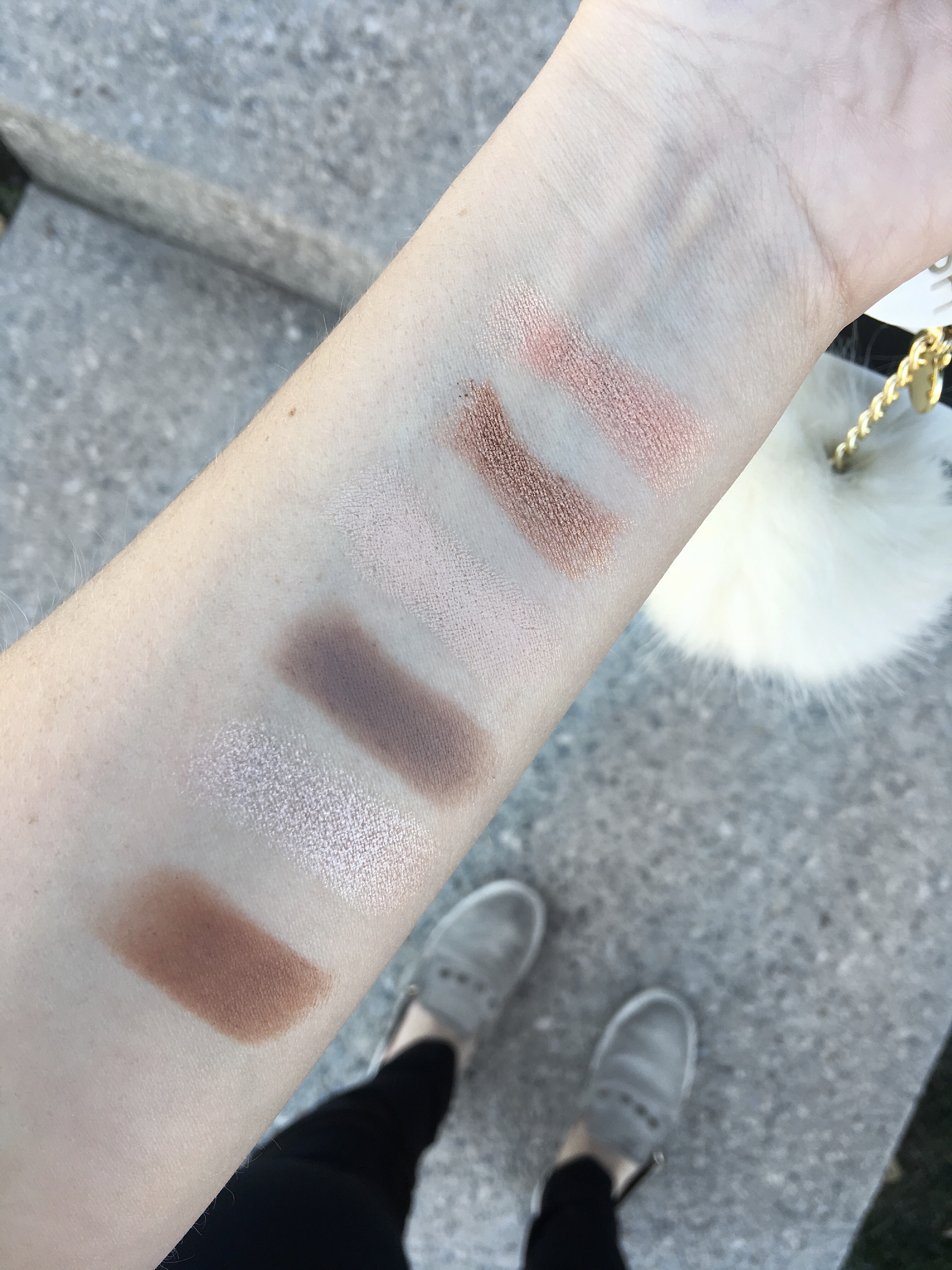 Drea Marie shares her FENTY BEAUTY MATCH STIX TRIO LIGHT REVIEW! GAHHH I have so much to share. Natural contour? YES. CLICK HERE.